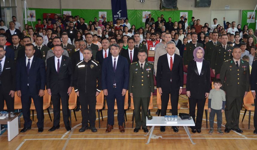 Yüksekova’da 19 Mayıs Atatürk'ü Anma Gençlik ve Spor Bayramı kutlandı