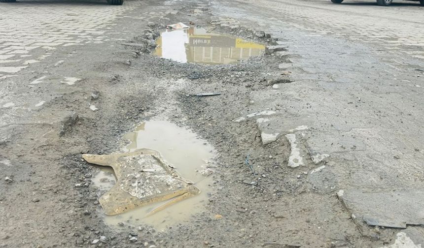 Hakkari Sanayi Sitesinde Yol tepkisi: Esnaftan Yetkililere Sitem