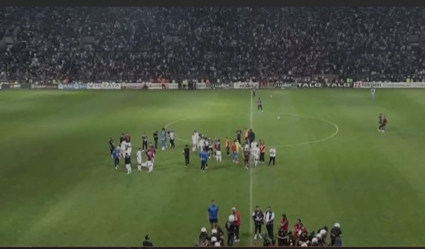 Elazığspor – Vanspor maçı tatil edildi!