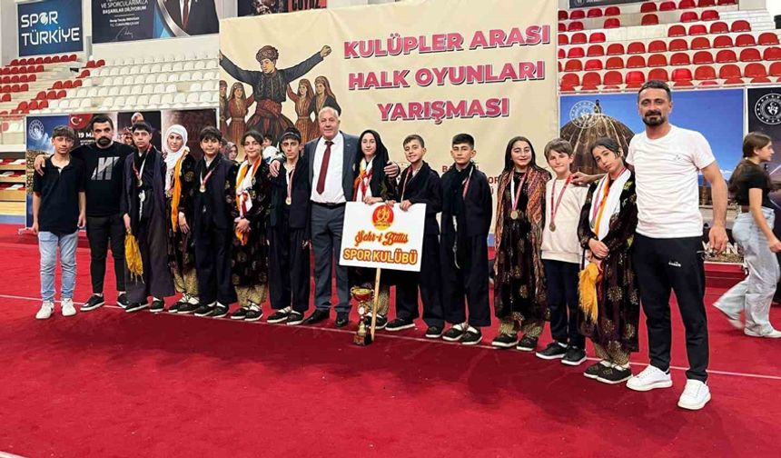 Bitlisli miniklerden halkoyunları yarışmasında büyük başarı