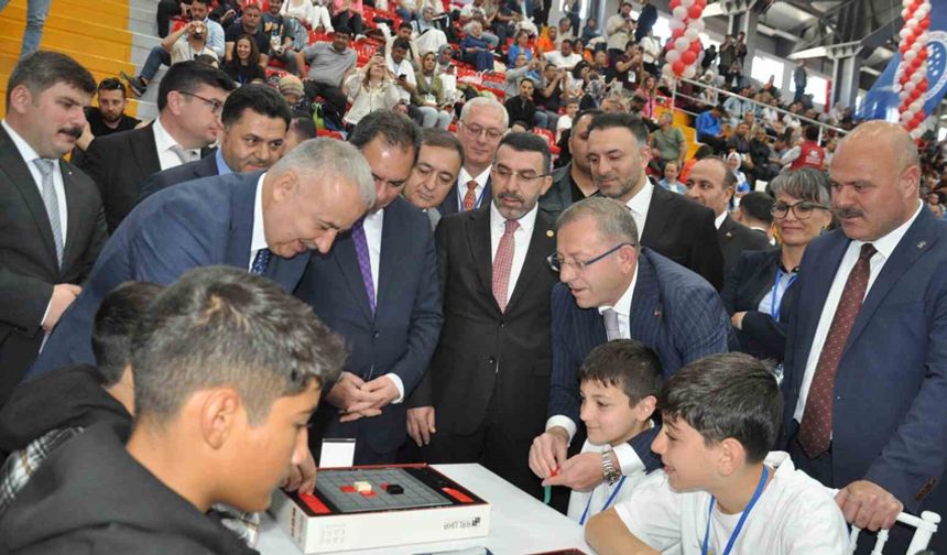 81 ilin şampiyonları Kars’ta ter döküyor