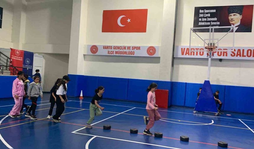 Varto’da açılan atletizm kursunda geleceğin sporcuları yetişiyor