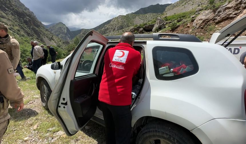 Kızılay ekibinden arama çalışmalarına katılanlara yemek