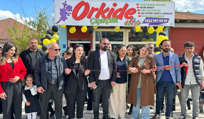 Yüksekova'da Orkide Çiçekçilik isimli yeni bir iş yeri hizmete girdi