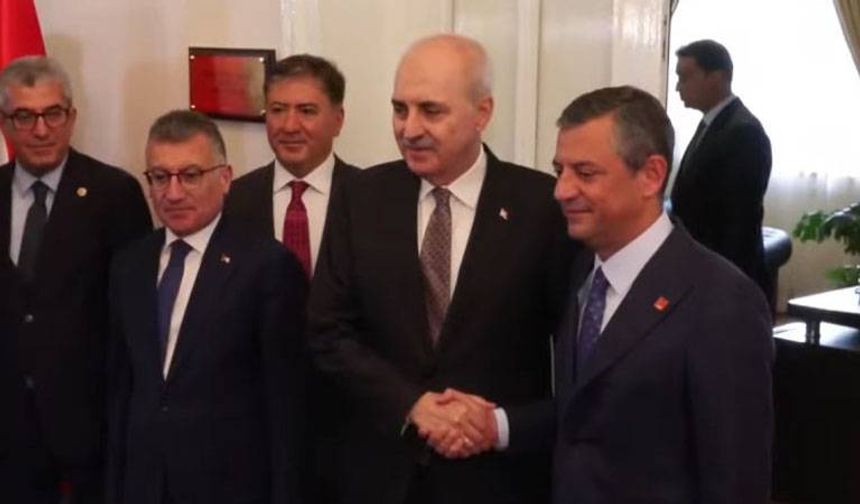 Kurtulmuş ile görüşen Özel: Meclis çatısı altındaki her çalışmaya katkı vereceğiz