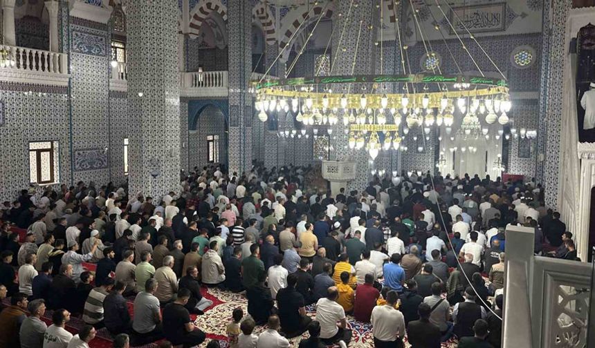 Türkiye’de ilk Kurban Bayramı namazı Iğdır’da kılındı