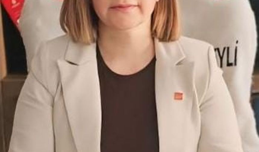 CHP Hakkari İl Başkanı / Suzan Çakırbeyli,
"Kurban Bayramı, birlik, dayanışma ve vicdanın bayramıdır. Bu bayrama; halkın seçtiği temsilcilerin özgür olmadığı, iradenin yok sayıldığı bir ortamda girmenin burukluğunu yaşıyoruz.
Bizim bayramımız; ancak halkın seçtiklerinin özgür olduğu, adaletin herkes için eşit işlediği bir ülkede tam anlamını bulur.

Adaletin, hakkın ve halkın iradesinin egemen olduğu, umut dolu bayramlarda buluşmak dileğiyle… Tüm halkımızın Kurban Bayramı’nı yürekten kutluyorum."