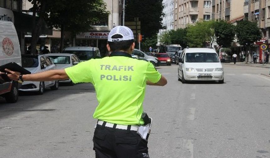 Trafik denetimlerinde 403 bin sürücüye işlem yapıldı