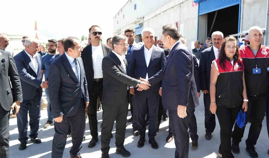 Bakan Yumaklı: "Tohumda dünyanın ilk 10 ülkesinden biriyiz"