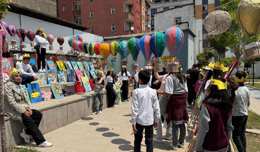 Yüksekova’da Öğrencilerden Anlamlı Yıl Sonu Etkinliği