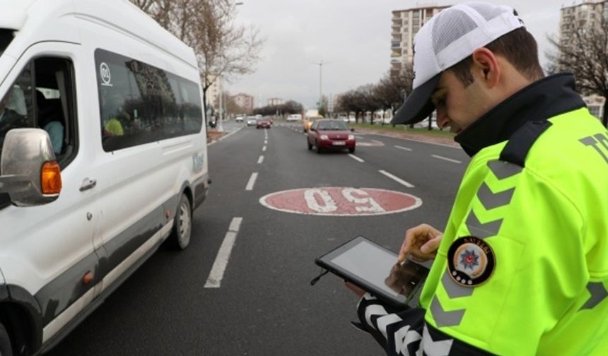 Türkiye genelinde trafik denetimi: 567 bin sürücüye işlem yapıldı