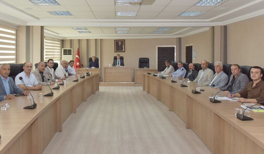 Vali Yardımcısı Zor, köy muhtarlarıyla bir araya geldi