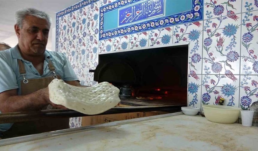 Malatya’da fırıncıların 300 derecelik ateşle mücadelesi