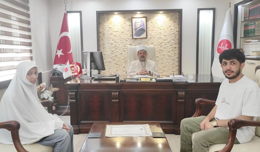 Çek asıllı kadın Batman’da müslüman oldu
