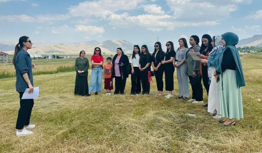 Yüksekova’da Kadın Çiftçilere Safran Eğitimi