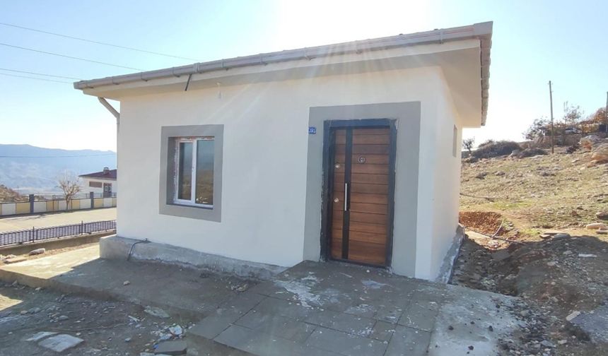 Köy muhtarlarına yeni muhtarlık ofisleri yapıldı