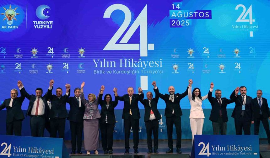 6'sı CHP'den 9 Belediye Başkanı AK Parti'ye Katıldı