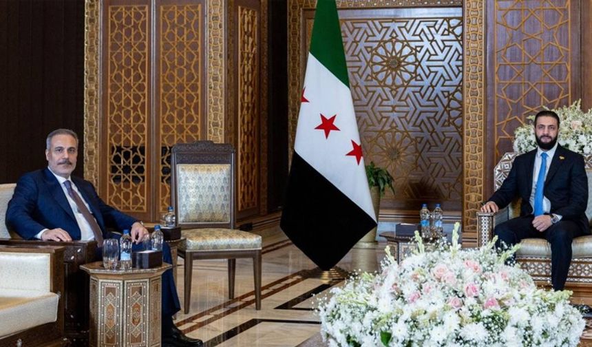 Dışişleri Bakanı Fidan, Suriye Cumhurbaşkanı Şara ile bir araya geldi