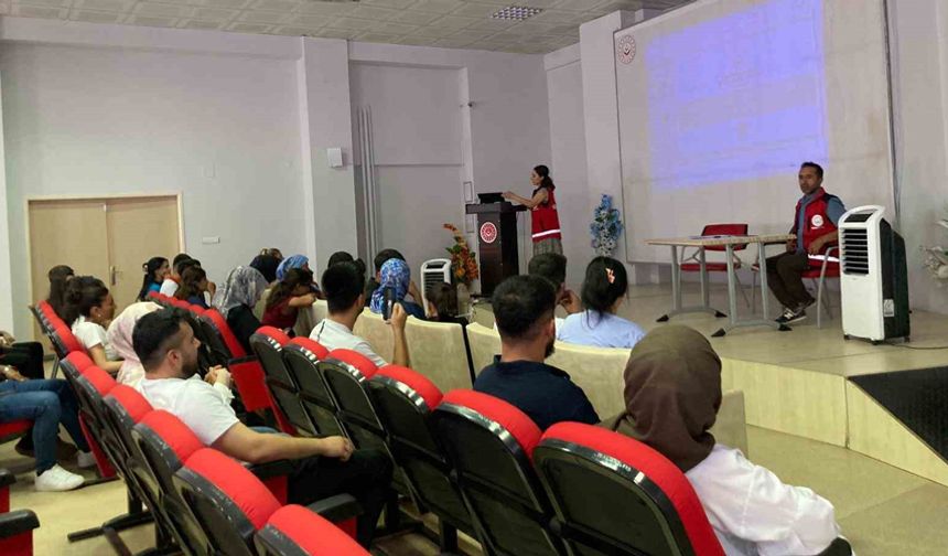 Besni’de 16 çifte evlilik öncesi eğitim verildi