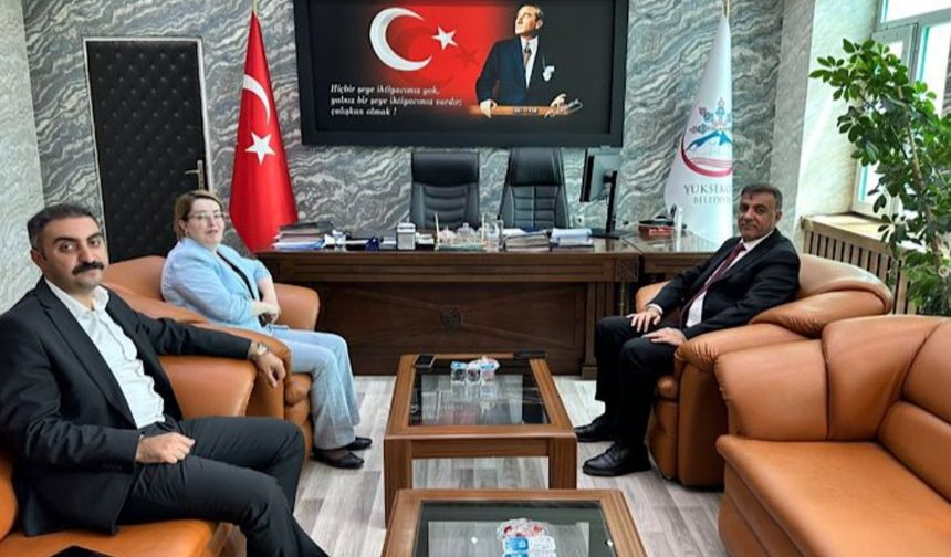 Müdür Üstün'den Belediye Eşbaşkanlarına Ziyaret