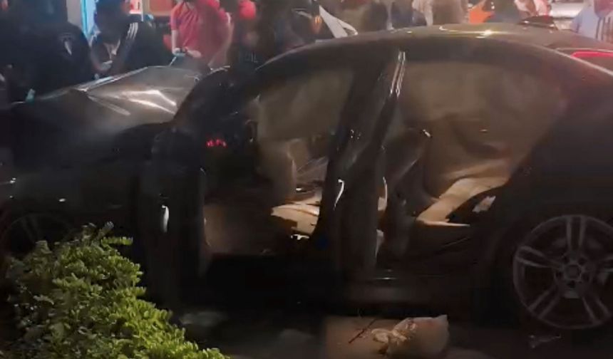 Van’da park halinde bulunan  Cipe otomobil çarptı: 1 yaralı