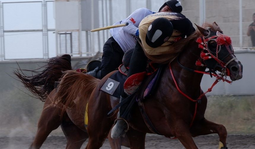Erzurum’da bitmeyen cirit heyecanı