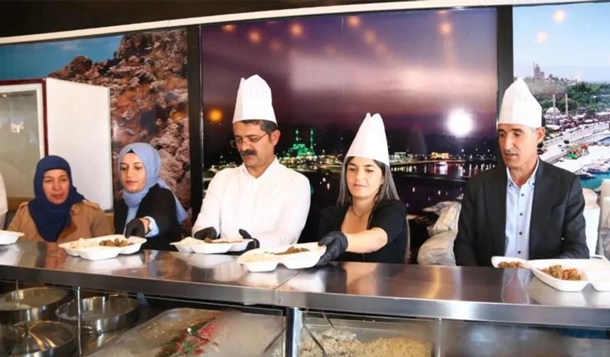 Edremit’te bir ilk: Halk Lokantası açıldı