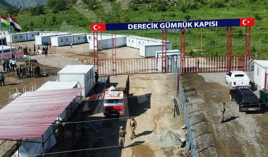 Derecik Sınır Kapısı Geçişlere Kapatıldı
