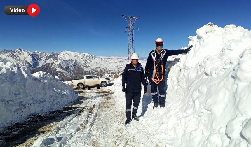 Yüksekova’da 3 Bin 300 rakımda zorlu mesai
