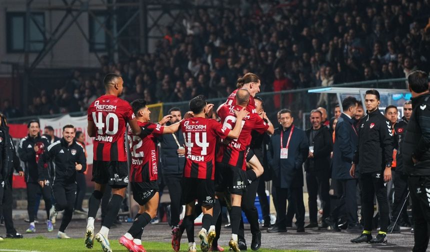 Vanspor, Sakaryaspor'u evinde eli boş gönderdi