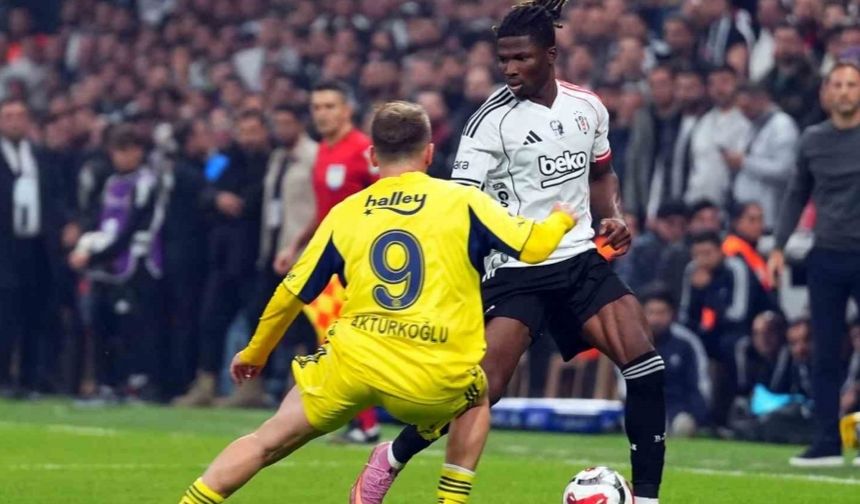 Beşiktaş evinde Fenerbahçe'ye mağlup oldu