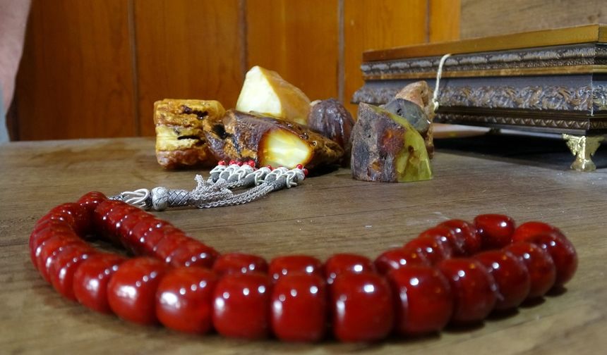 Bu tespihlerin fiyatı dudak uçuklatıyor