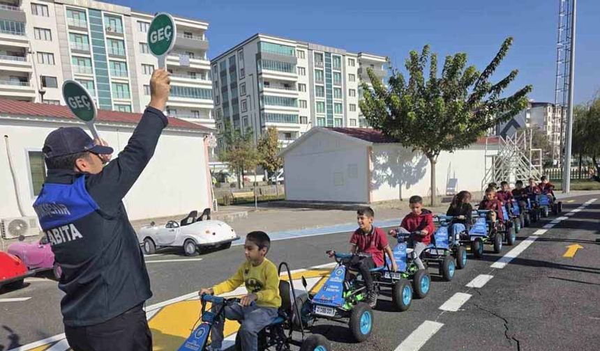 486 öğrenciye trafik ve çevre bilinci eğitimi verildi