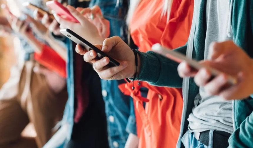 Öğrenciye ÖTV'siz akıllı telefon! Modeller belli oldu, tek bir şart var