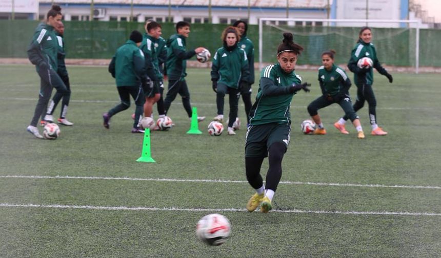 Yüksekova Spor’un maçı ertelendi