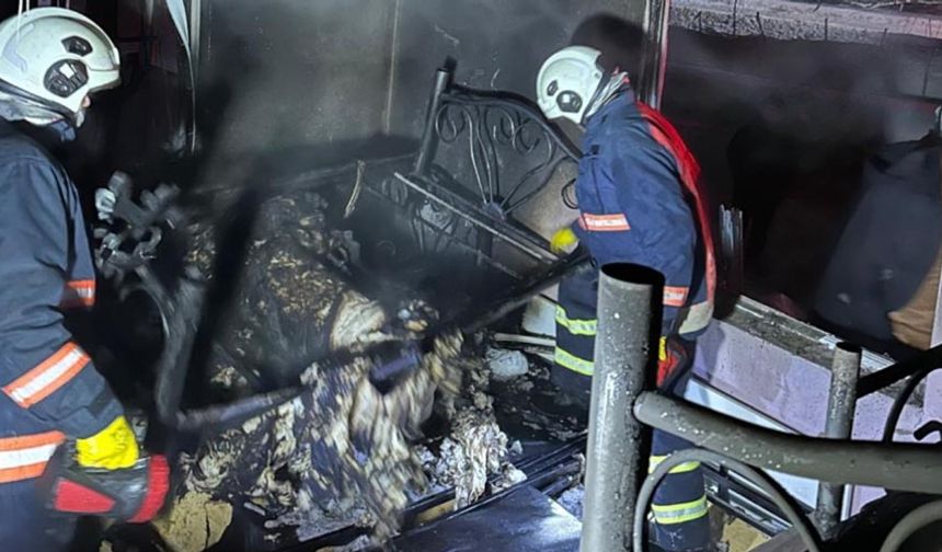 Yüksekova’da korkutan ev yangını: 4 çocuk hastaneye kaldırıldı