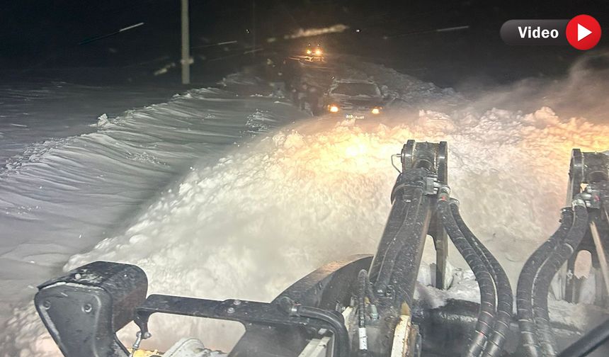 Yüksekova'da tipi nedeniyle mahsur kalan vatandaşlar kurtarıldı