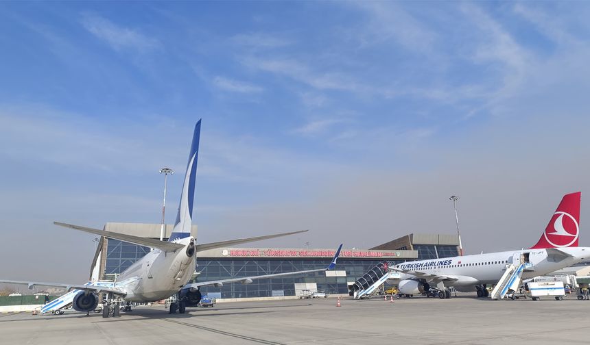 Yüksekova’da olumsuz hava koşulları nedeniyle uçak seferi iptal edildi