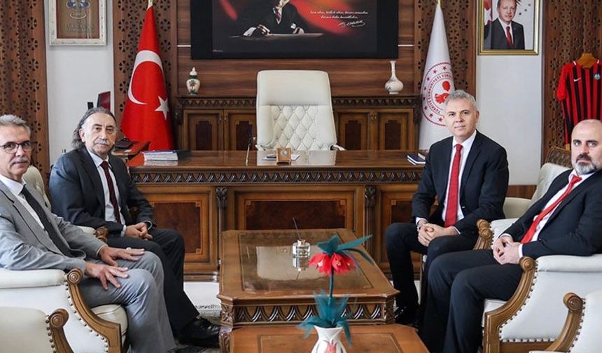 Rektör Gençcelepten Yüksekova’ya ziyaret