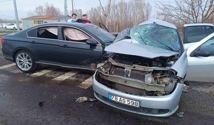 Feci kazada baba ile oğlu hayatını kaybetti, 4 kişi de yaralandı