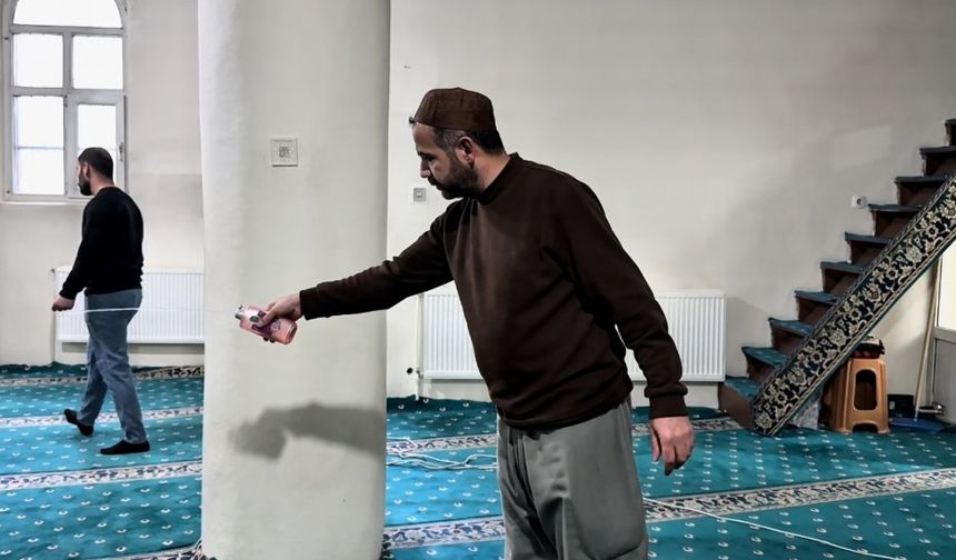 Yüksekova’da Ramazan Hazırlığı: Camilerde Gül Kokulu Temizlik Seferberliği