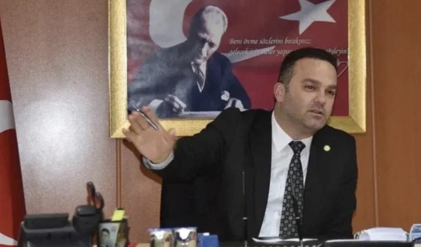 Taciz suçlamasıyla Tutuklanan Belediye Başkanı Görevinden Uzaklaştırıldı