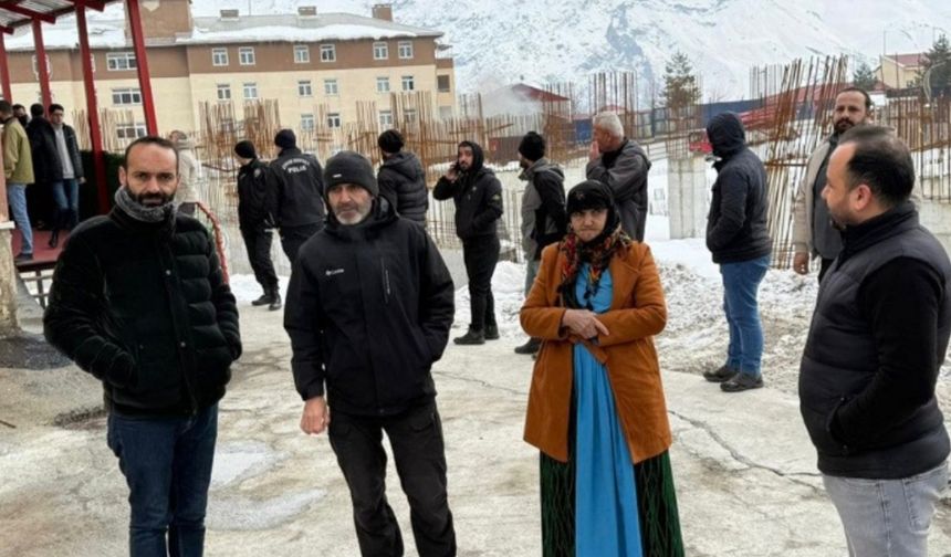 Hakkari’de gözaltına alınan 14 seyyar satıcıdan 7’si tutuklandı