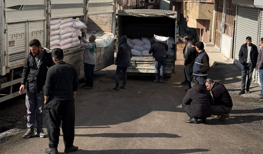 Şemdinli’de Özel Ailesinden Vatandaşlara Anlamlı Destek