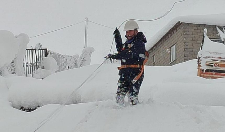 Yüksekova’da elektrikler ne zaman gelecek? Vedaş'tan açıklama