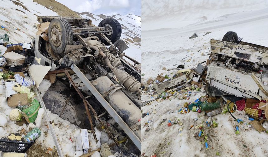 Yüksekova’da köy yolunda  kamyonet şarampole yuvarlandı: 1 yaralı
