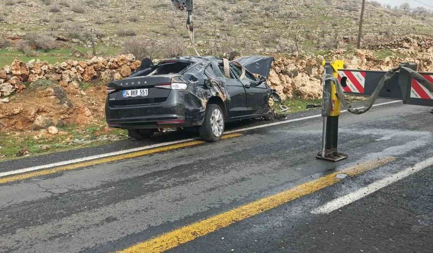 Mardin’de kontrolden çıkan otomobil takla attı: 3 yaralı