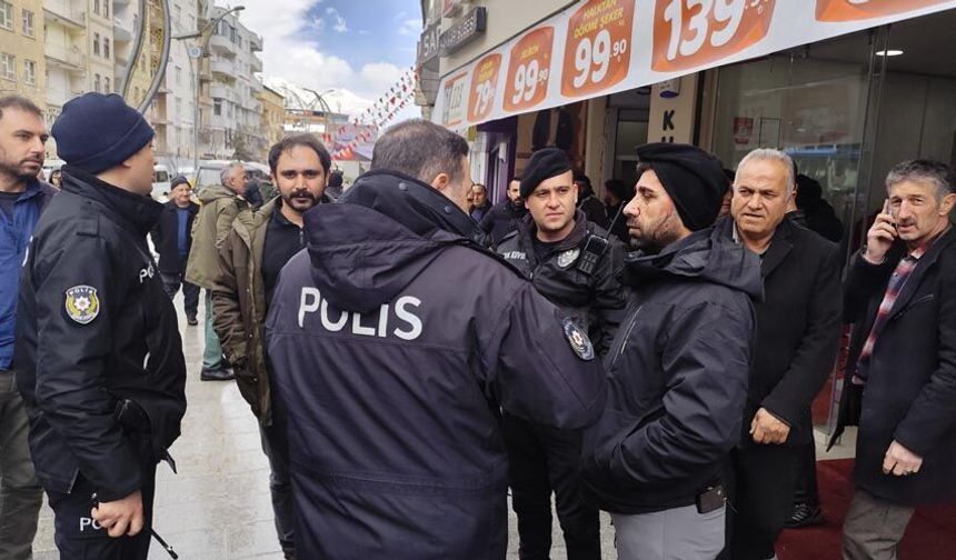Hakkâri’de Zabıta-Esnaf Gerginliği: Kürekle Yaralama İddiası