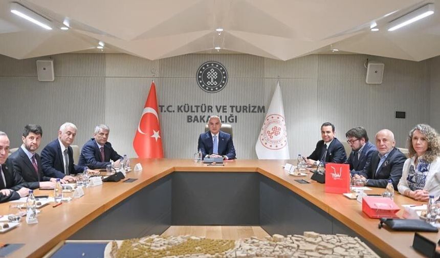 Bakan Ersoy’dan 2026 turizmi için kritik toplantı
