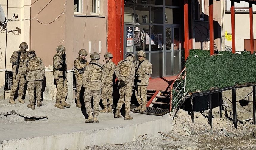 Hakkâri’de Uyuşturucu Operasyonu: Başkomiser Dahil 4 Tutuklama